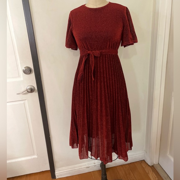 FLUTTER SLEEVE SELF BELTED PLEATED GLITTER DRESS - Picture 5 of 11
